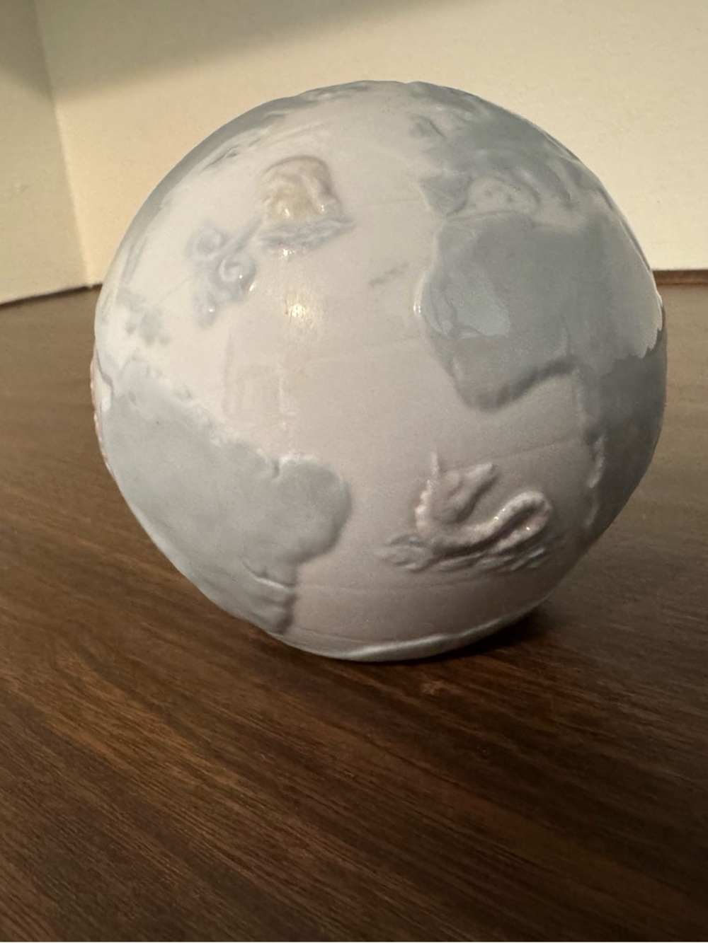 Vintage Lladró porcelain world globe paperweight, 1994 (Daísa mark) blue - Picture 2 of 11